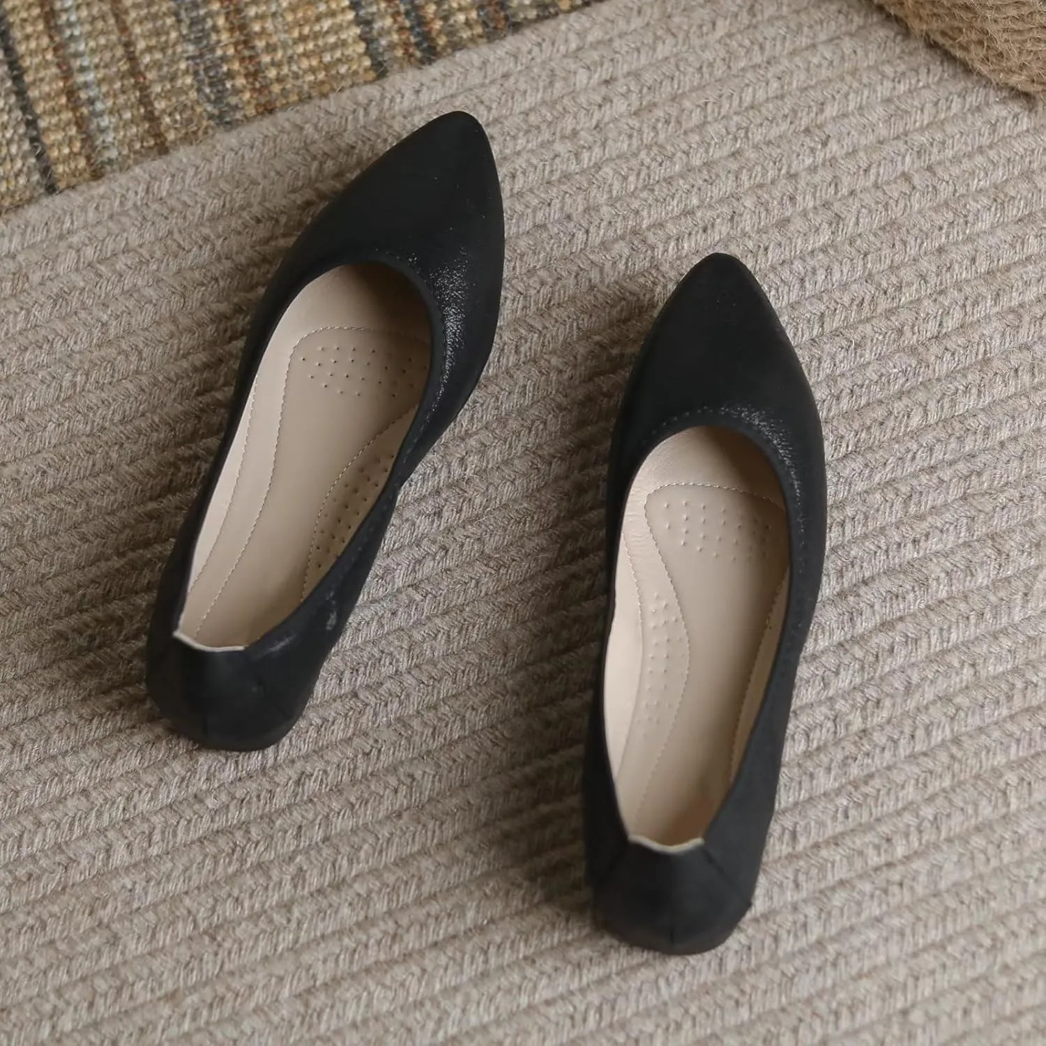 INEELUYI Soft Ballets Flats for Women Pointy Toe Comfortable Dress Ballerina Flats Shoes