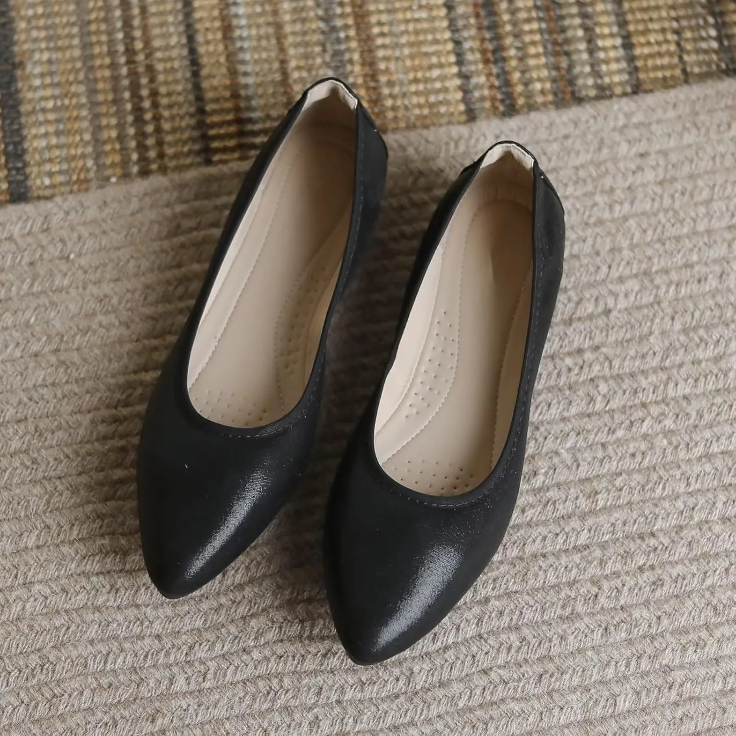 INEELUYI Soft Ballets Flats for Women Pointy Toe Comfortable Dress Ballerina Flats Shoes