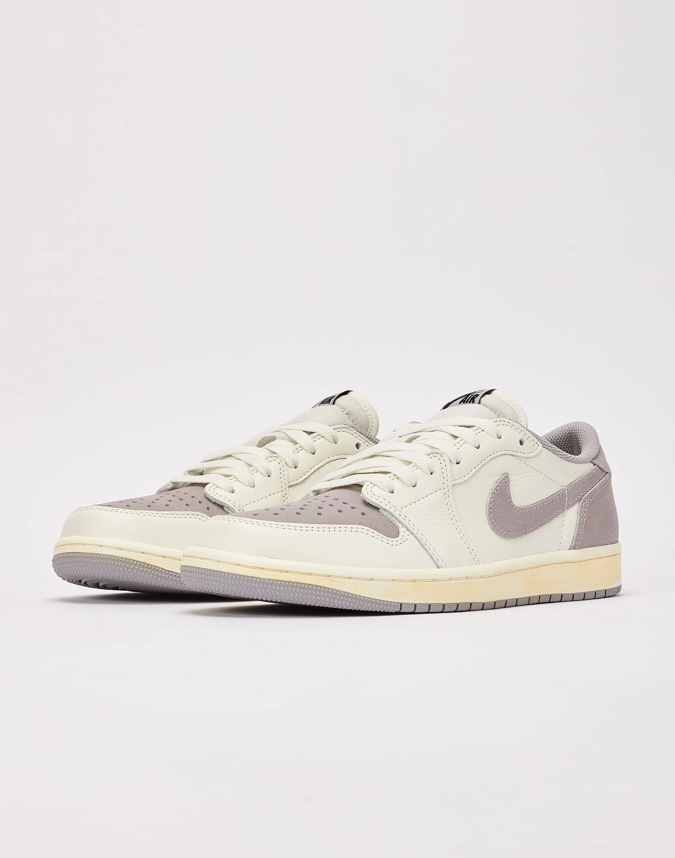 Jordan Air Jordan 1 Retro Low OG 'Atmosphere Grey'