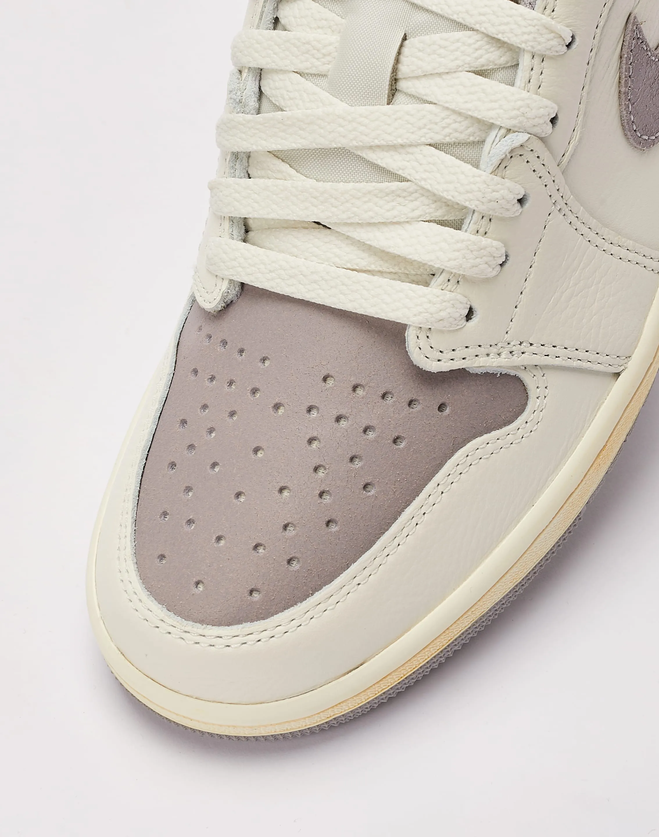 Jordan Air Jordan 1 Retro Low OG 'Atmosphere Grey'