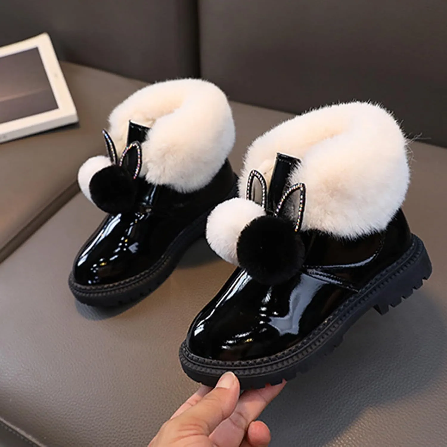 Kids Winter Boots Snow Boots for Girls Warm Cozy Fuzzy Non-Slip Comfy Cute Durable Outdoor Princess Faux Fur Lined Boots