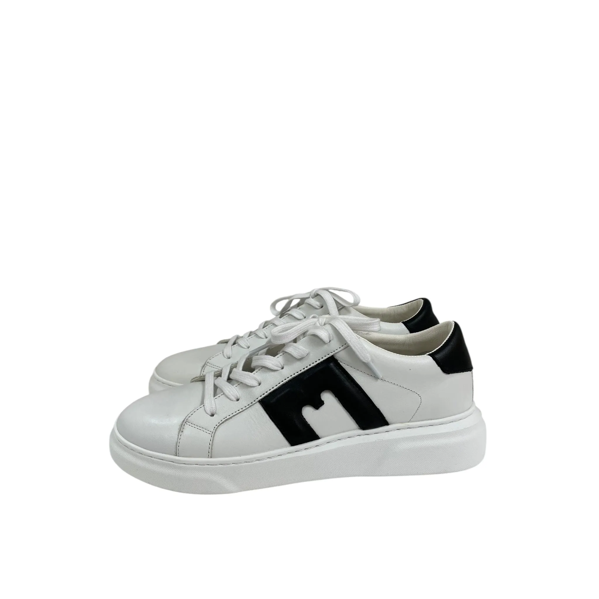 Shoes Sneakers By Bruno Magli Shoes In White, Size:11
